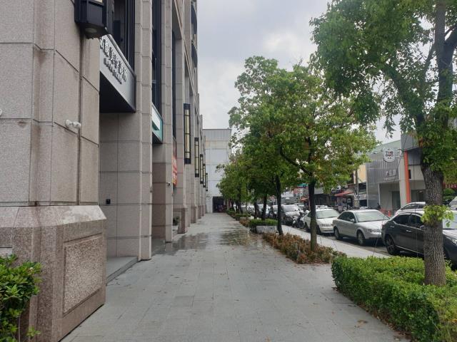 台中東區店面-11